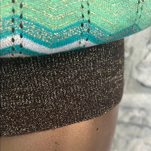 Chevron Patterned Shimmer Top - Picture 3 of 6